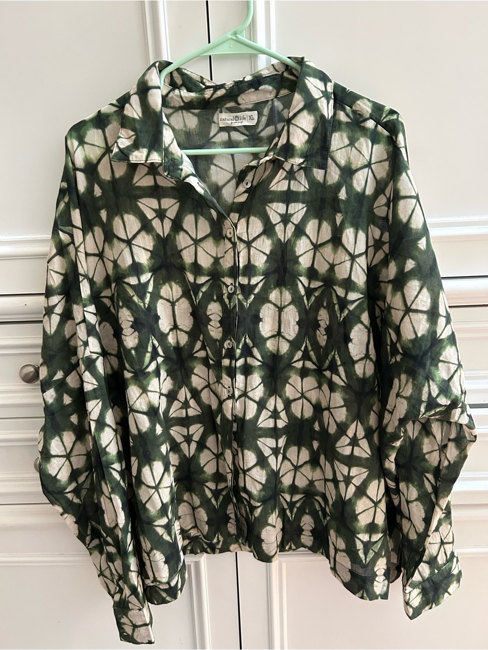Natural Life Tie-Dye Button-Up Shirt in Forest Green and Cream NWOT